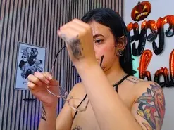 Amateur Live Sex Cam of Isa_Maiden18