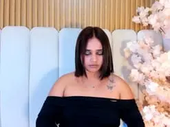 Amateur Live Sex of MiahSex69