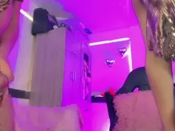 Amateur Private Sex Chat of hellen_moons