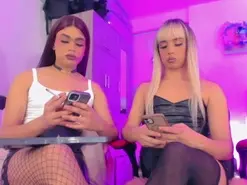 Amateur Free Live Porn of hellen_moons