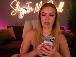 Amateur Nude Webcam of CelesteNoirr
