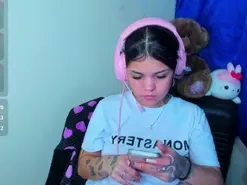 Amateur Adult Webcam of Emma_boo