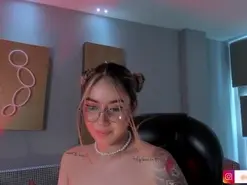 Amateur Live Sex Cam of MaddisonCollins