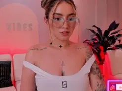 Amateur Adult Webcams of MaddisonCollins