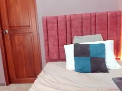 Amateur Live Sex Cam of ZoeKane