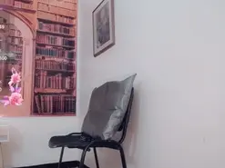 Amateur Live Sex Cam of emeli_roushot