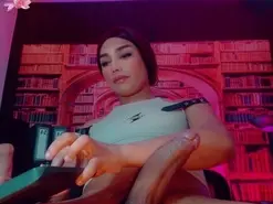 Amateur Adult Webcam of emeli_roushot