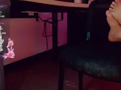 Amateur Live Sex Cam of emeli_roushot