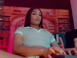 Amateur Private Sex Chat of emeli_roushot