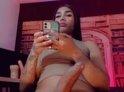 Amateur Live Sex Cam of emeli_roushot