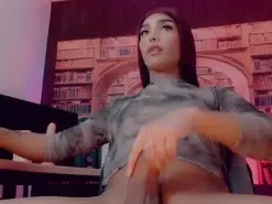 Amateur Sex Chat of emeli_roushot