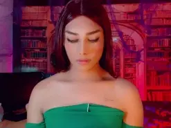 Amateur Nude Webcam of emeli_roushot