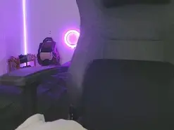 Amateur Adult Video Chat of lucy_fer5