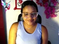 Amateur Live Sex Cam of chleo_rosse