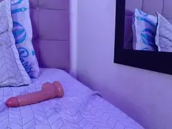 Amateur Adult Webcam of Lola_wish