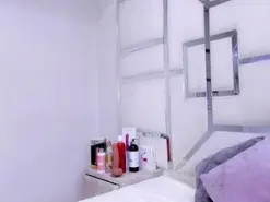 Amateur Live Porn of ZoeSwam