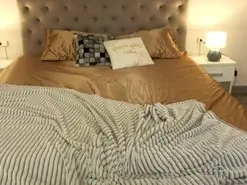 Amateur Nude Webcam of MagicPeach