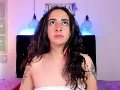 Amateur Live Sex Cam of Enola_holmess