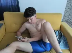 Amateur Nude Webcam of Martin_Lows