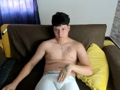 Amateur Free Live Porn of Martin_Lows