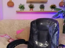 Amateur Adult Webcam of LittleVixen18