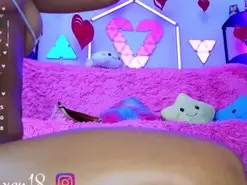 Amateur Live Sex of LittleVixen18