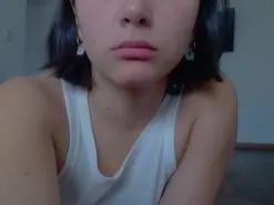 Amateur Free Porn Cam of Silent_Petite