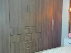 Amateur Live Sex Cam of yiyi-saenz