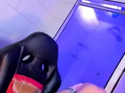 Amateur Adult Video Chat of alessa_mullen