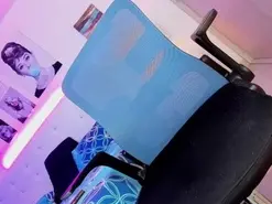 Amateur Adult Video Chat of little-sophie