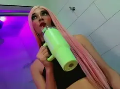 Amateur Nude Webcam of Victoria_Kstelo