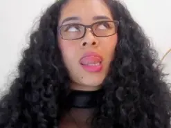 Amateur Free Porn Cam of yara10_