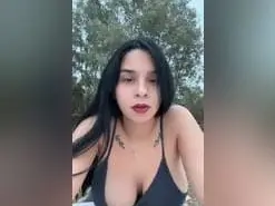Amateur Live Sex Cam of Mia_2003
