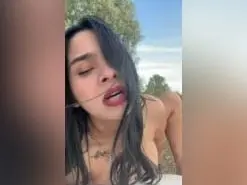 Amateur Nude Webcam of Mia_2003