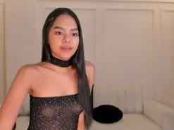Amateur Free Porn Cam of SaphiraJames