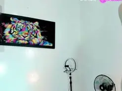Amateur Live Sex Cam of la_ratona_1