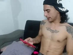 Amateur Adult Webcams of latin69_sex