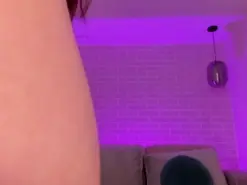 Amateur Nude Webcam of MaiaCollins