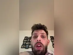 Amateur Adult Webcams of kissr