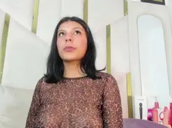 Amateur Nude Webcam of SalmaPortman