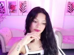 Amateur Live Sex Cam of Madiie_t18