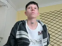 Amateur Live Sex Cam of LiamBrown