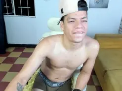 Amateur Free Live Porn of Mike_Guzman