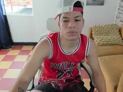 Amateur Adult Webcams of Mike_Guzman