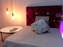 Amateur Live Sex Cam of LyraVendrell