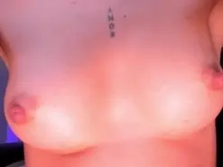 Amateur Live Porn of BellaConnor