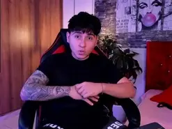 Amateur Live Sex Cam of NicolasJames_Sc