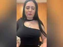 Amateur Watch Live Sex Cams of CrystalFox69