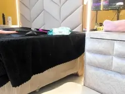 Amateur Live Sex Cam of MiaDixon69_