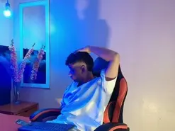 Amateur Sex Chat of AlexDuMontt